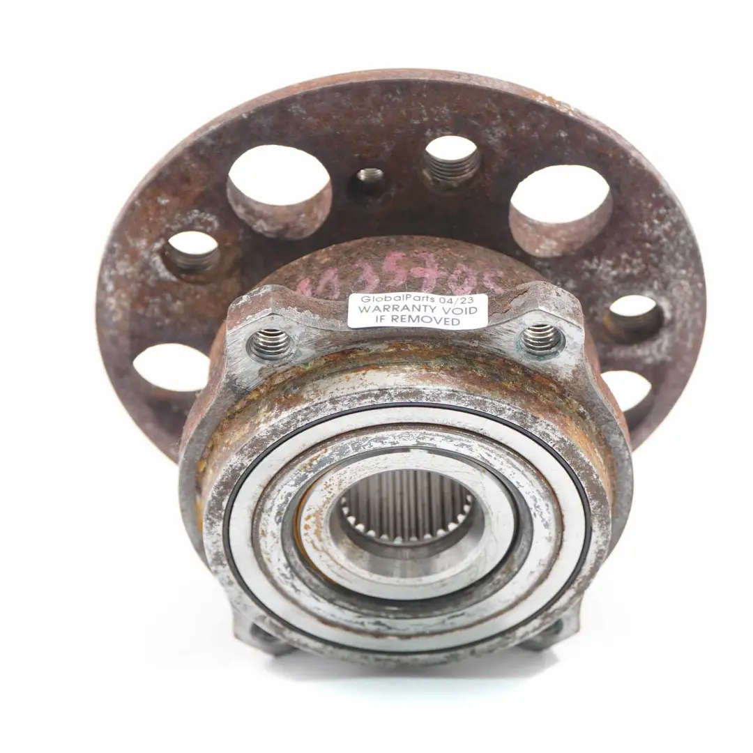 Antriebsflanschnabe Hinterachse Radnabenlager für Mercedes W204 W211 mit Teilenummer A2113570508 Mercedes W204 W211 Antriebsflanschnabe Hinterachse Radnabenlager - SKU A2113570508 - Teilenummer A2113570508