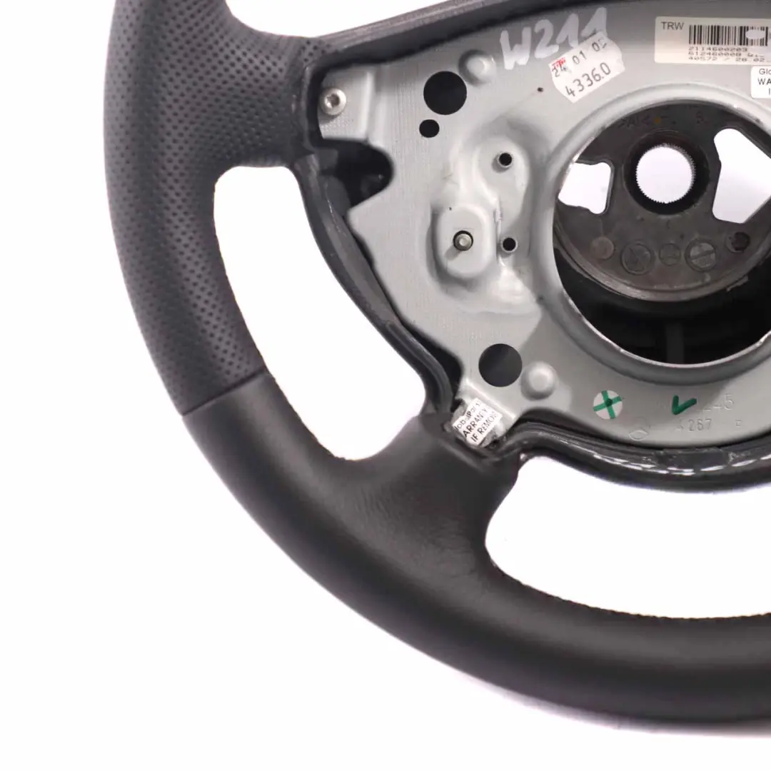 Mercedes W211 NOUVEAU Volant en cuir noir avec filets noirs - SKU A2114600203-1 - Numéro de pièce A2114600203