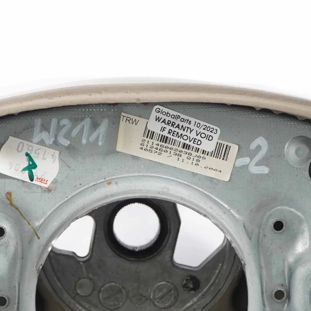 NUEVO Volante de Cuero Beige 4 Radios para Mercedes W211 con número de pieza A2114600203 Mercedes W211 NUEVO Volante de Cuero Beige 4 Radios - SKU A2114600203-2 - Número de pieza A2114600203