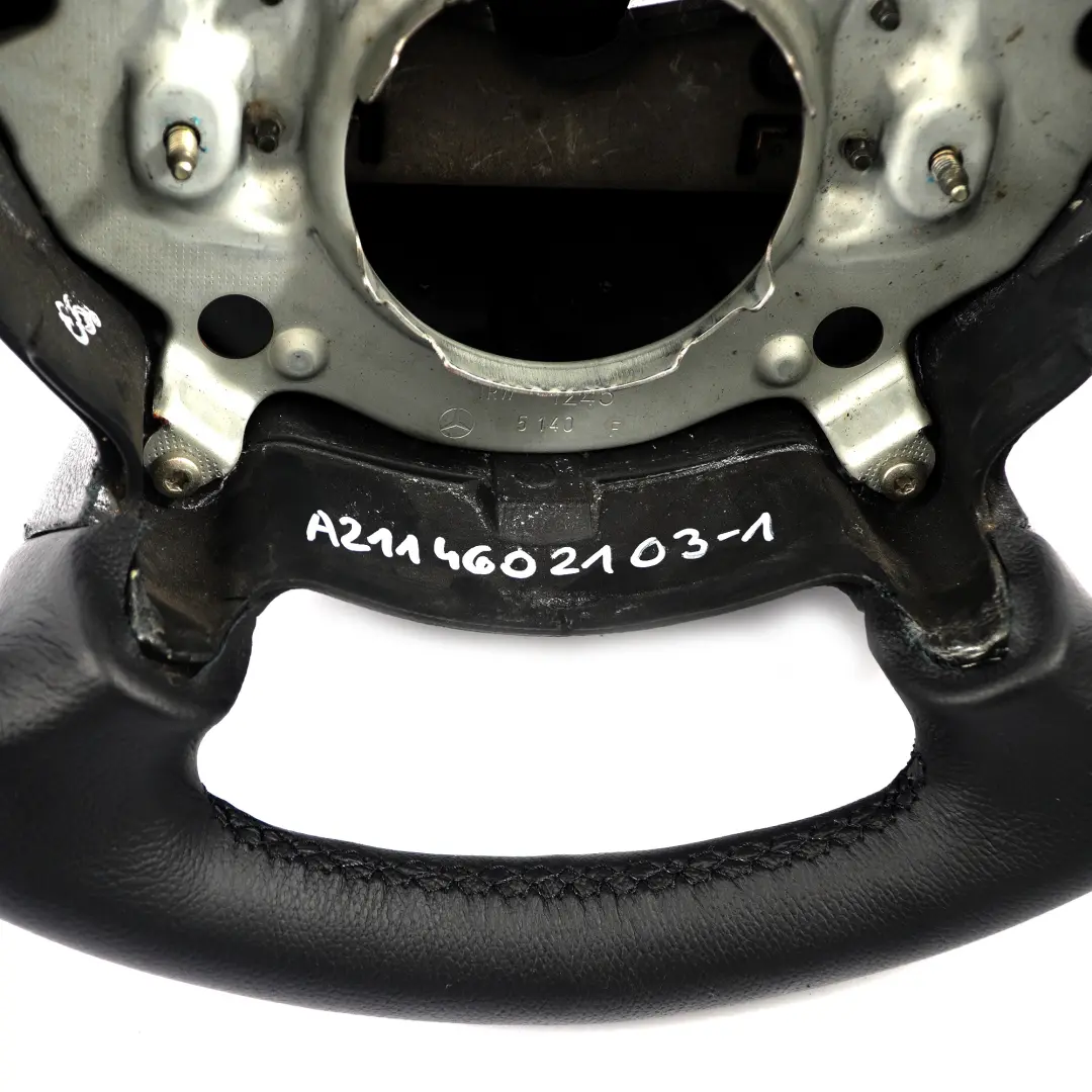 NUEVO volante de cuero negro Hilos Negro para Mercedes W211 con número de pieza A2114602103 Mercedes W211 NUEVO volante de cuero negro Hilos Negro - SKU A2114602103-1 - Número de pieza A2114602103
