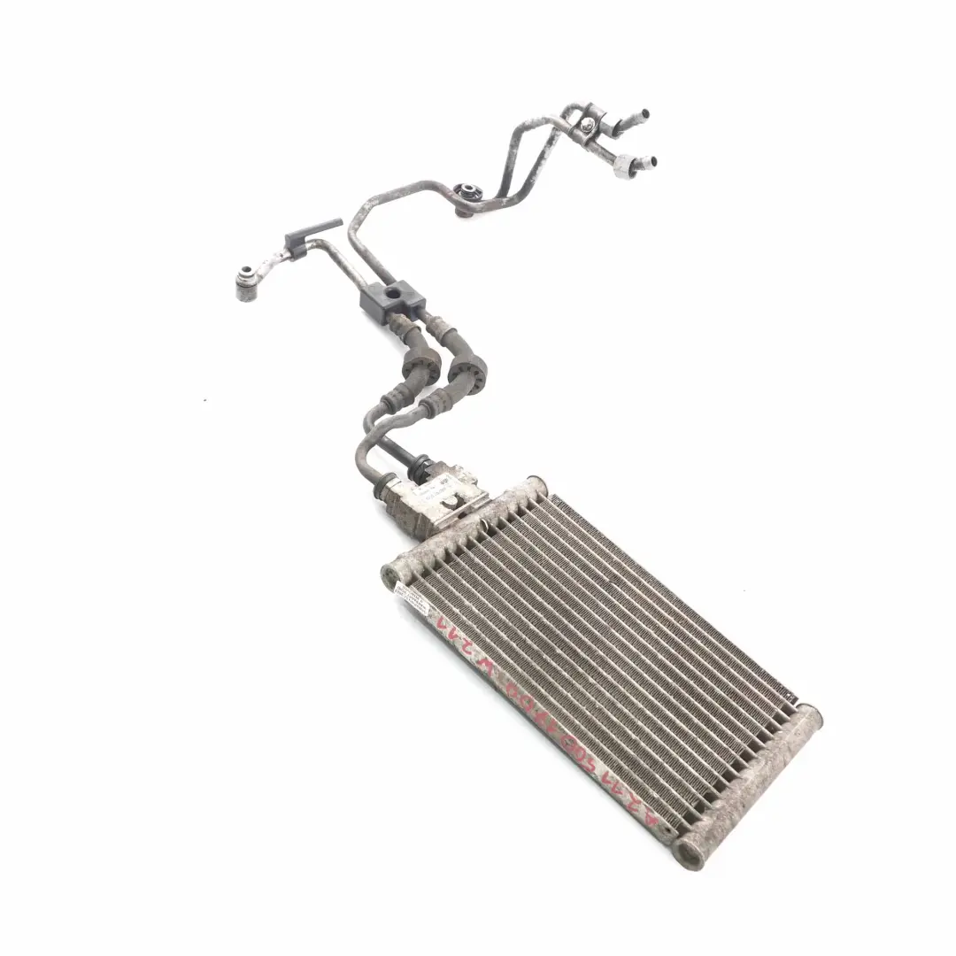 Radiatore olio Mercedes W209 W211 W219 Cambio Radiatore per con numero di parte A2115001700 Radiatore olio Mercedes W209 W211 W219 Cambio Radiatore - SKU A2115001700 - Numero di parte A2115001700