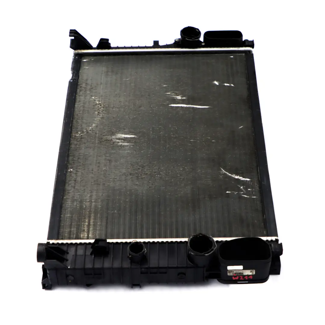 Chłodnica Wody Radiator Silnika M271 do Mercedes W211 CLS C219 o numerze A2115002302 Mercedes W211 CLS C219 Chłodnica Wody Radiator Silnika M271 - SKU A2115002302 - Numer Części A2115002302