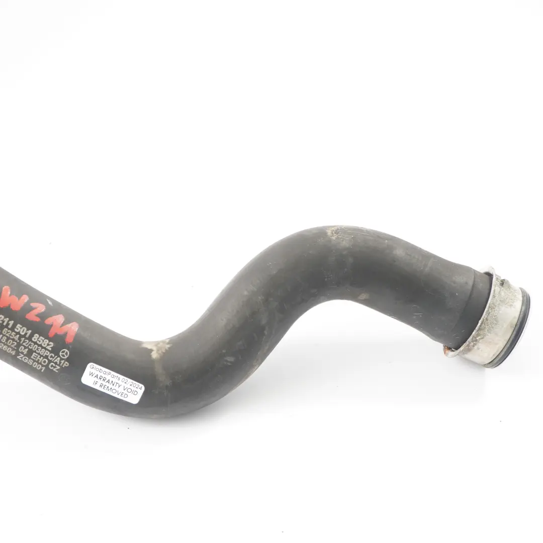 OM646 Tuyau d'eau Radiateur Liquide refroidissement pour Mercedes W211 à propos du numéro de pièce A2115018582 Mercedes W211 OM646 Tuyau d'eau Radiateur Liquide refroidissement - SKU A2115018582 - Numéro de pièce A2115018582
