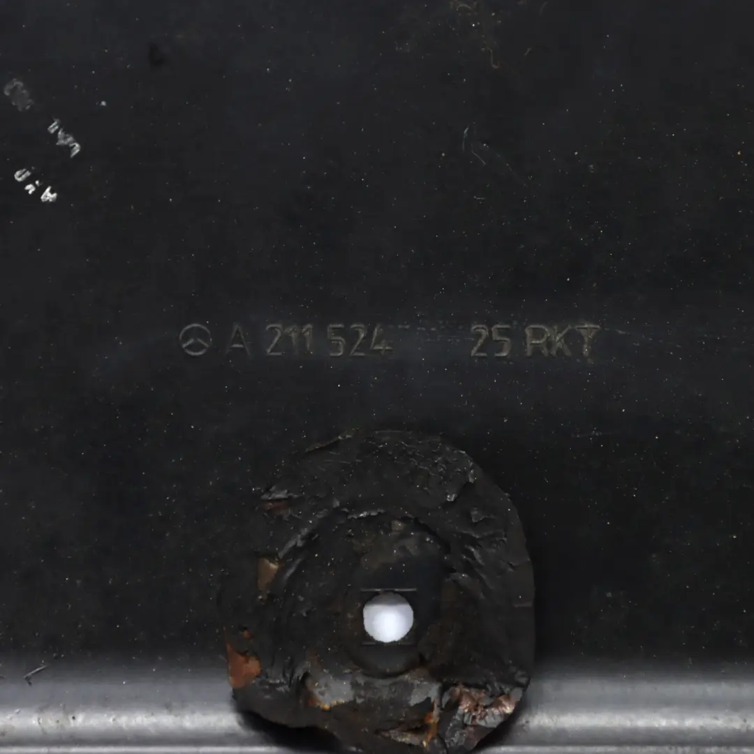 Cache de protection de l'écran du bac à cartes pour Mercedes W211 Diesel à propos du numéro de pièce A2115202623 Mercedes W211 Diesel Cache de protection de l'écran du bac à cartes - SKU A2115202623-1 - Numéro de pièce A2115202623