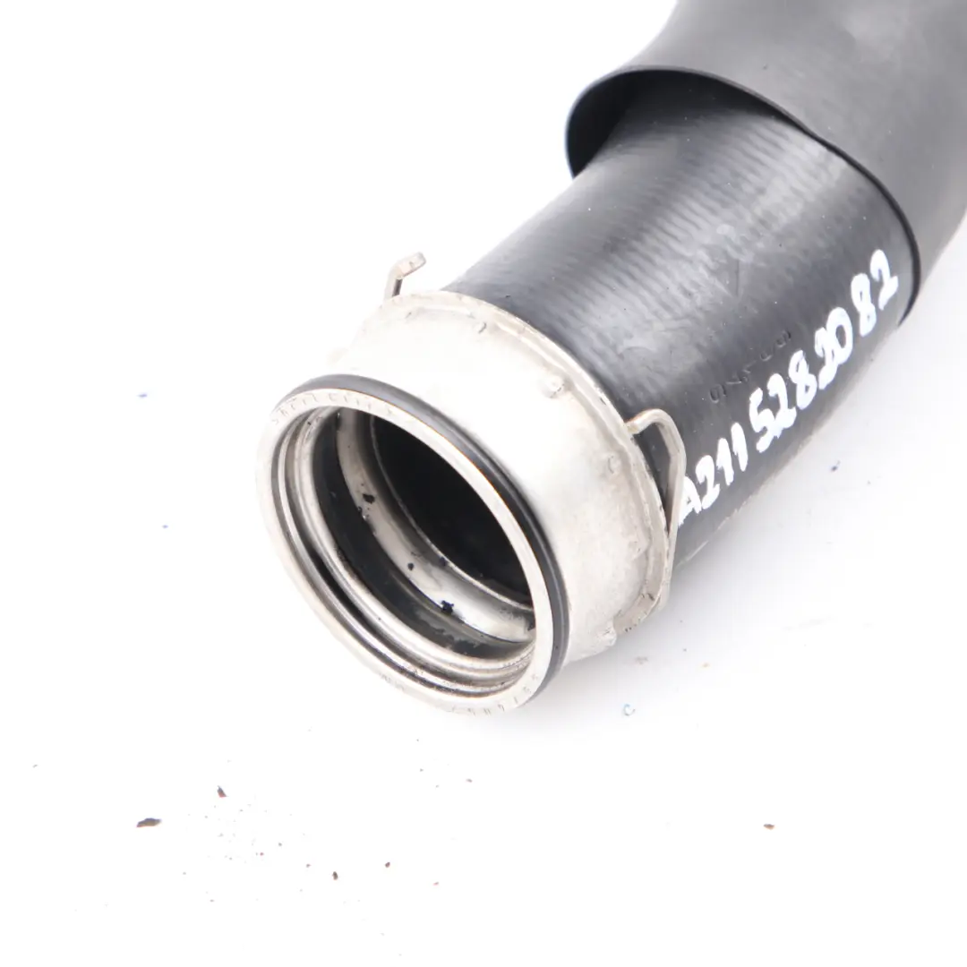 Tuyau d'admission Mercedes W211 W219 Refroidisseur intermédiaire air A2115282682 pour à propos du numéro de pièce A2115282082 Tuyau d'admission Mercedes W211 W219 Refroidisseur intermédiaire air A2115282682 - SKU A2115282082 - Numéro de pièce A2115282082