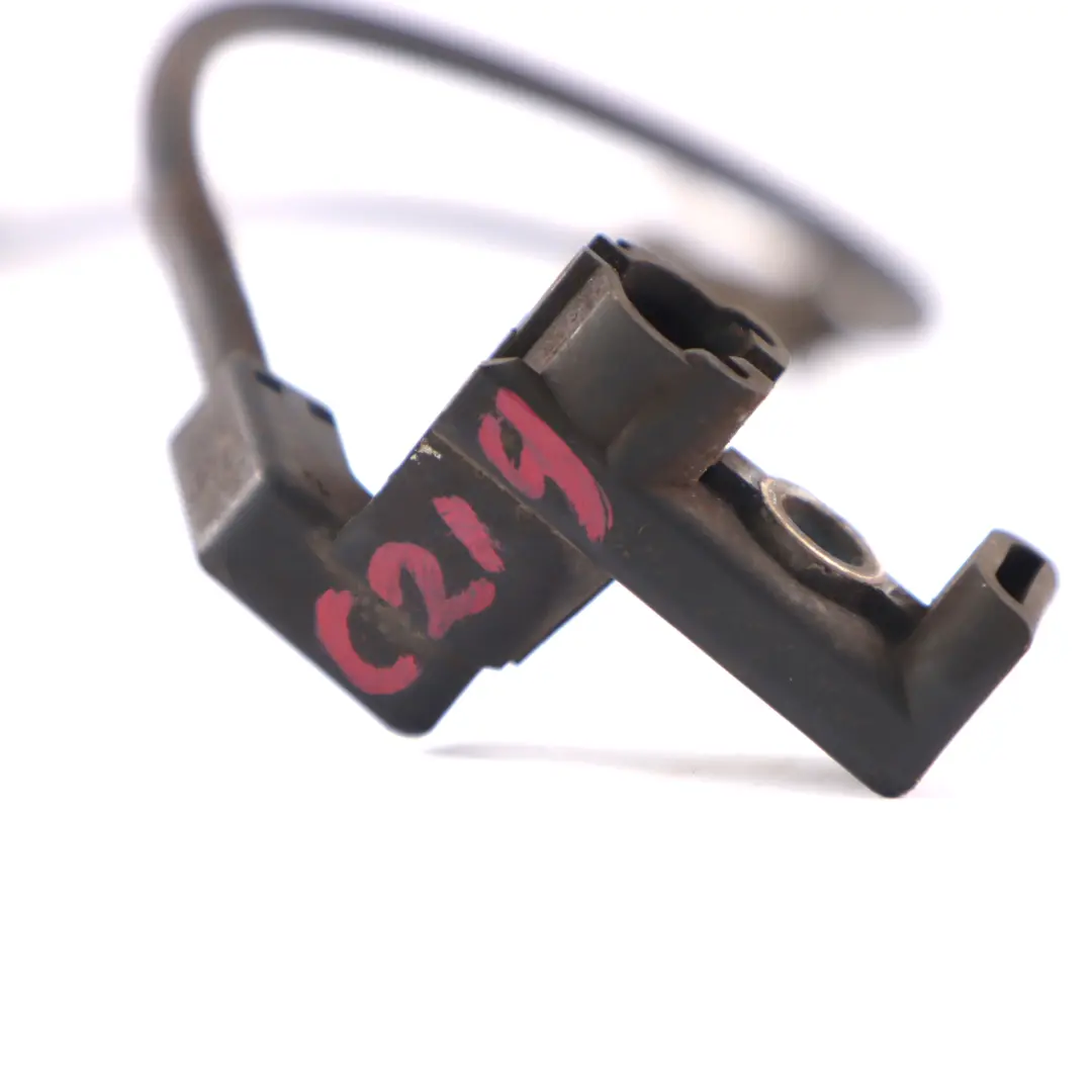 Capteur d'usure Mercedes W211 C219 plaquettes frein arrière droite pour à propos du numéro de pièce A2115400505 Capteur d'usure Mercedes W211 C219 plaquettes frein arrière droite - SKU A2115400505 - Numéro de pièce A2115400505