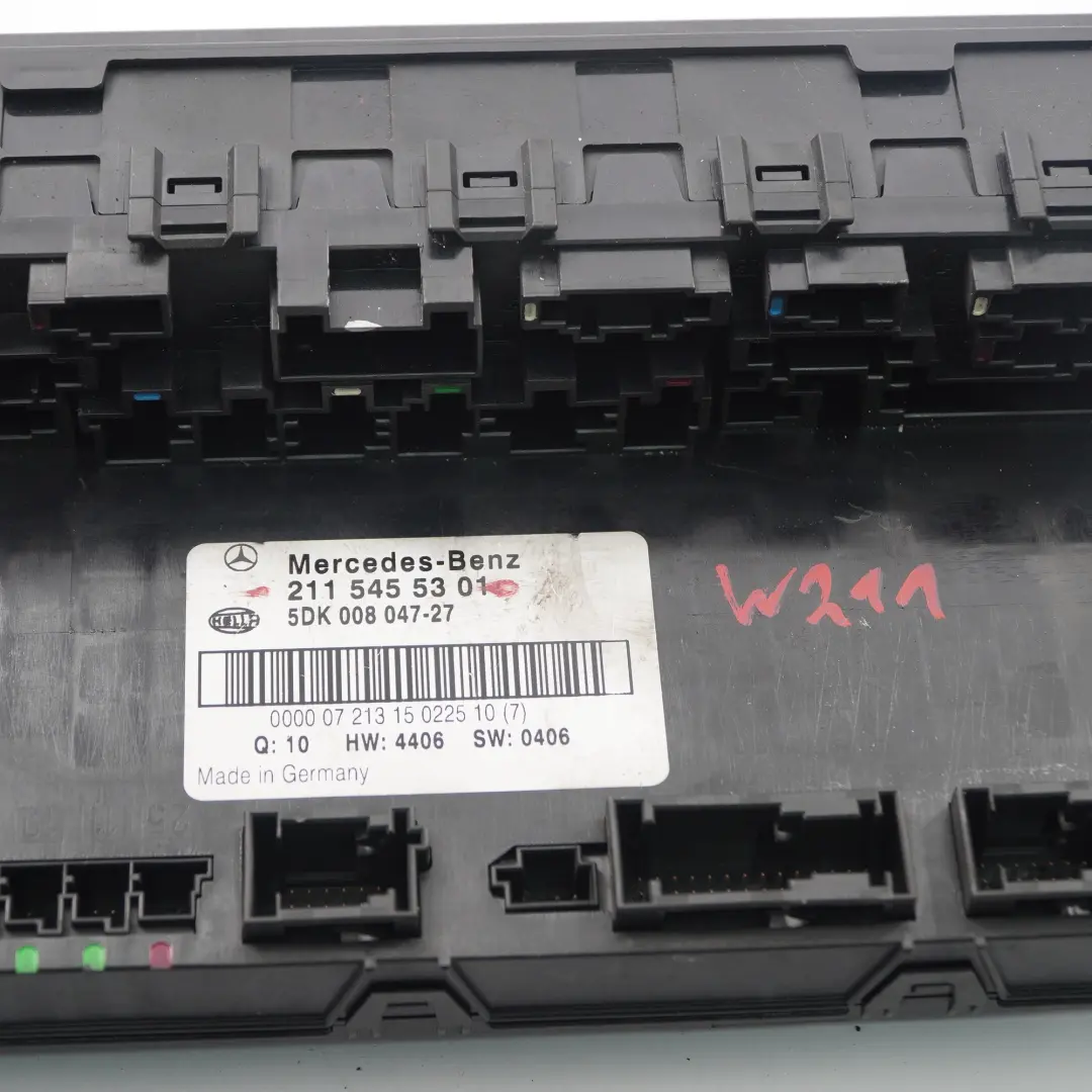  Caja de fusibles Mercedes W211 Caja de fusibles del módulo maletero trasero SAM - SKU A2115455301 - Número de pieza A2115455301
