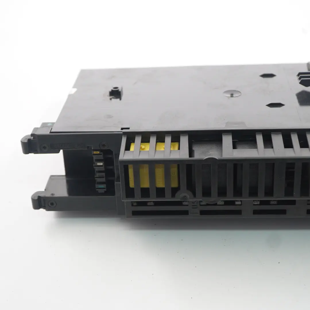  Caja de fusibles Mercedes W211 Caja de fusibles del módulo maletero trasero SAM - SKU A2115455301 - Número de pieza A2115455301