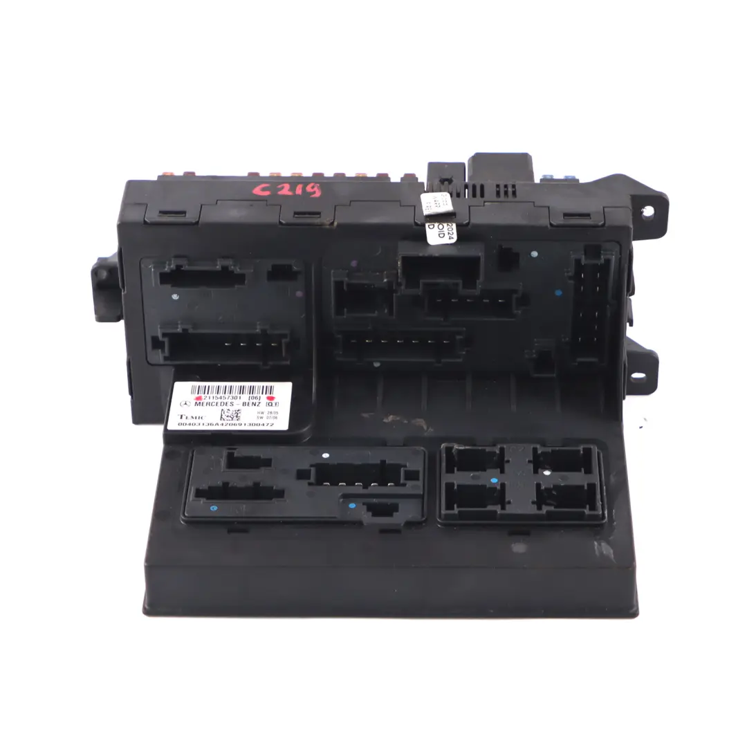 Scatola fusibili anteriore Modulo controllo relè SAM per Mercedes C219 con numero di parte A2115457801 Mercedes C219 Scatola fusibili anteriore Modulo controllo relè SAM - SKU A2115457301 - Numero di parte A2115457801