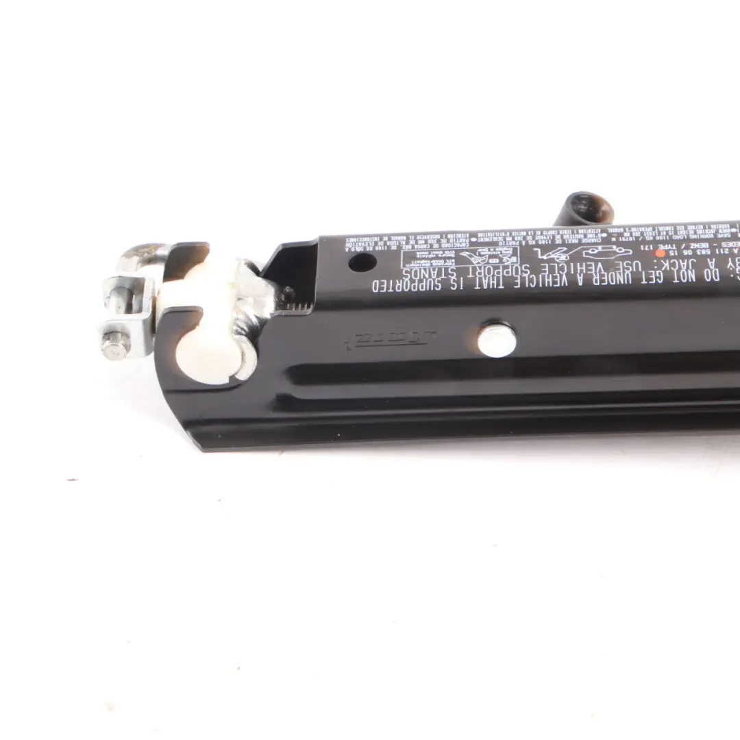  Cric Auto Mercedes W204 W212 Attrezzo Emergenza Sollevamento Ruote - SKU A2115830615 - Numero di parte A2115830615