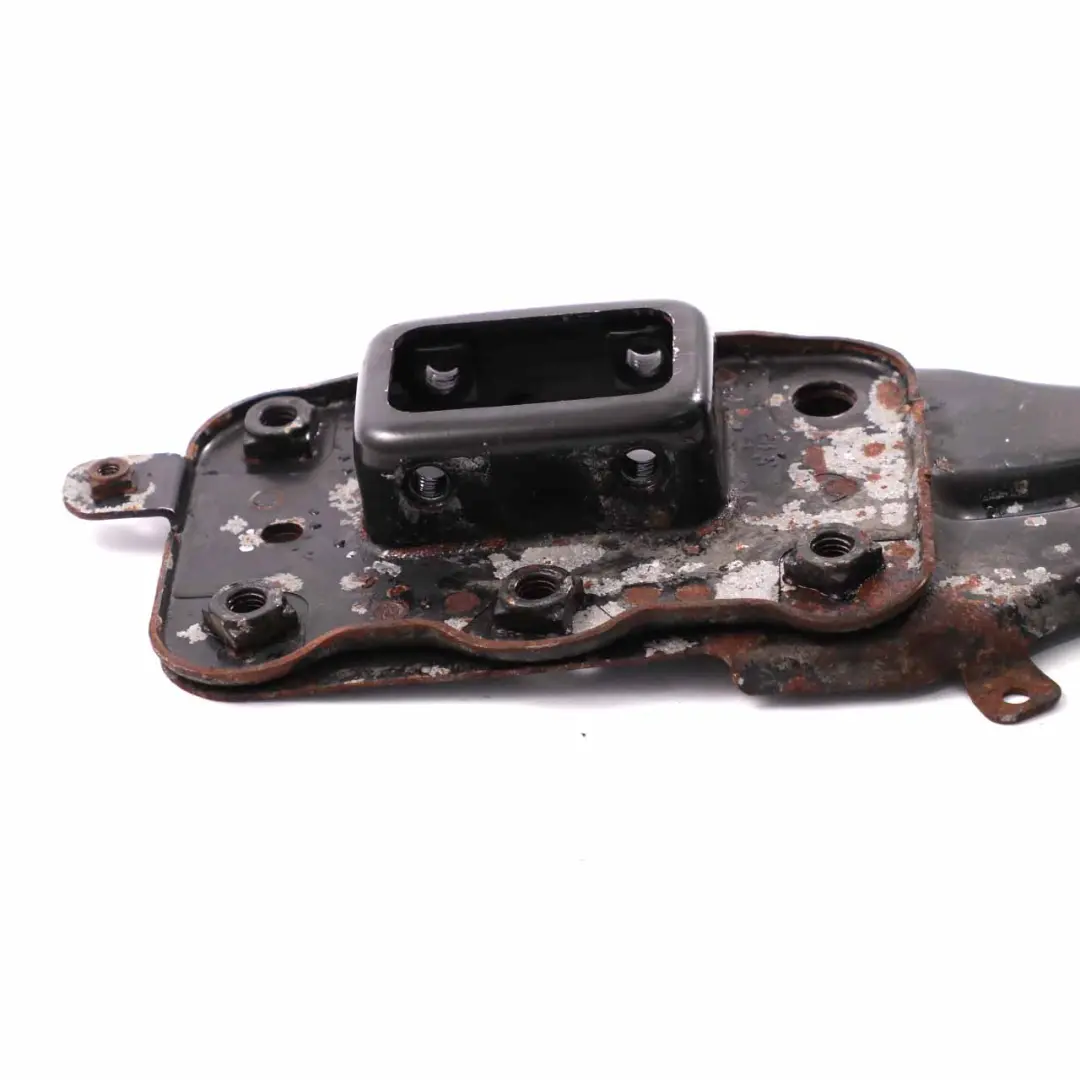 Support de pare-chocs avant Mercedes W211 Support garniture droite pour à propos du numéro de pièce A2116204431 Support de pare-chocs avant Mercedes W211 Support garniture droite - SKU A2116204431 - Numéro de pièce A2116204431