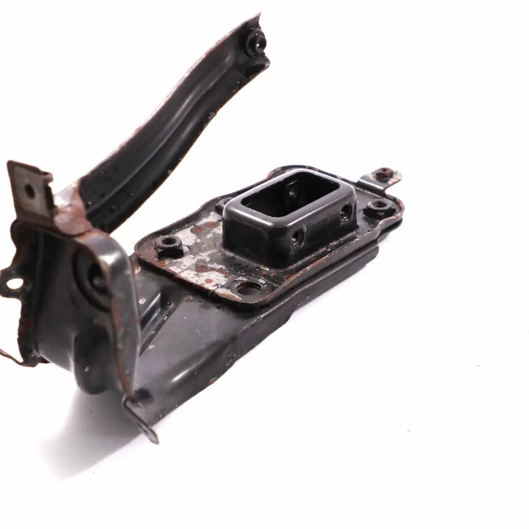  Stoßstangenhalterung vorne Mercedes W211 Zierleistenhalterung rechts - SKU A2116204431 - Teilenummer A2116204431
