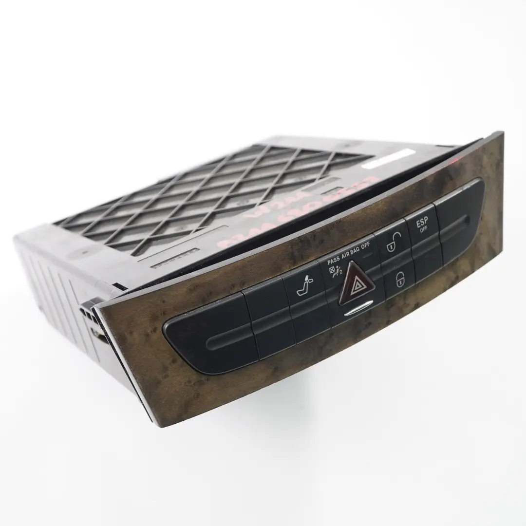 Mittelkonsole ESP Warnblinkanlage Aufbewahrungsbox Sitzschalttafel für Mercedes W211 mit Teilenummer A2116800552 Mercedes W211 Mittelkonsole ESP Warnblinkanlage Aufbewahrungsbox Sitzschalttafel - SKU A2116800552 - Teilenummer A2116800552