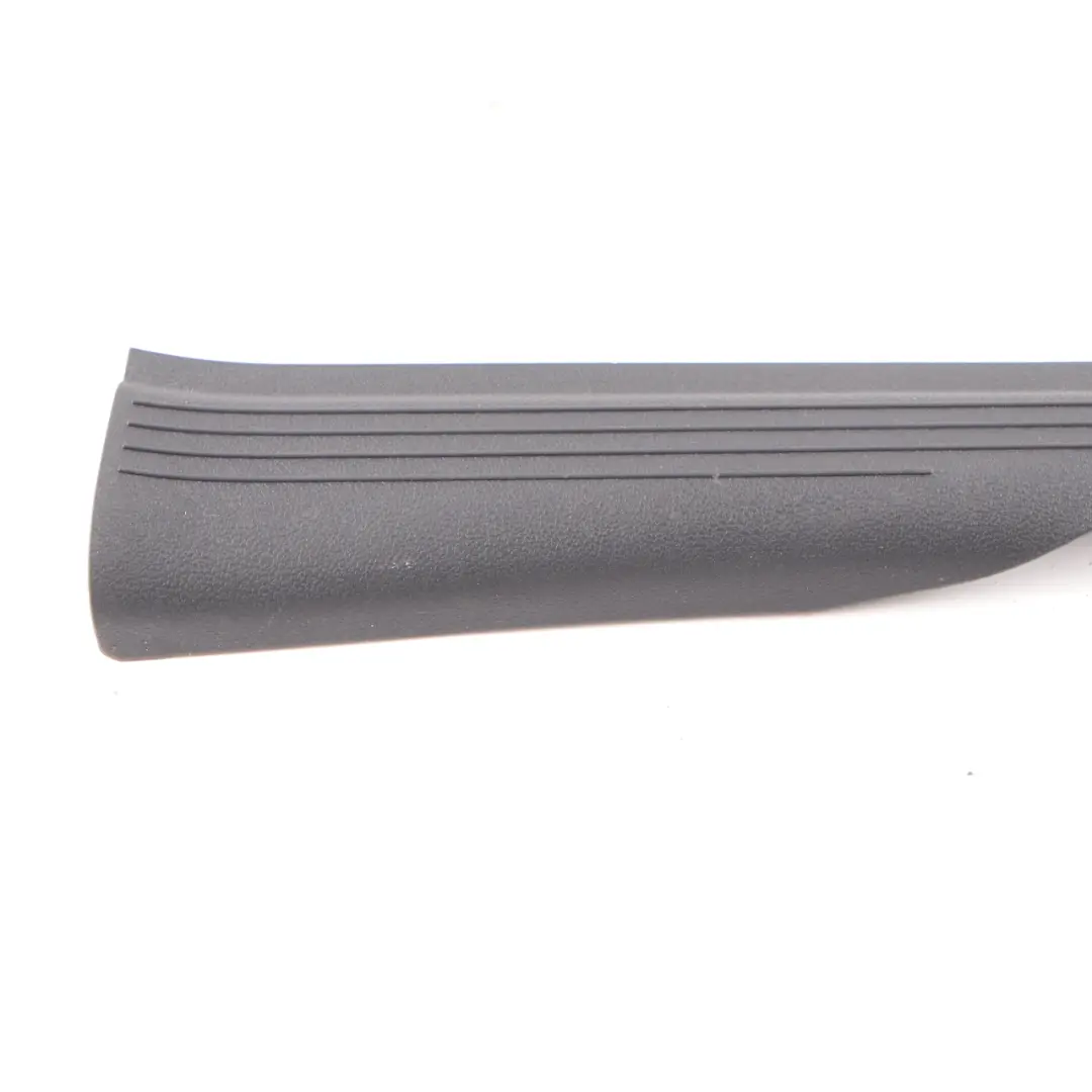 Tapa Entrada Mercedes W211 Tira Interior Trasera Derecha para con número de pieza A2116805235 Tapa Entrada Mercedes W211 Tira Interior Trasera Derecha - SKU A2116805235 - Número de pieza A2116805235