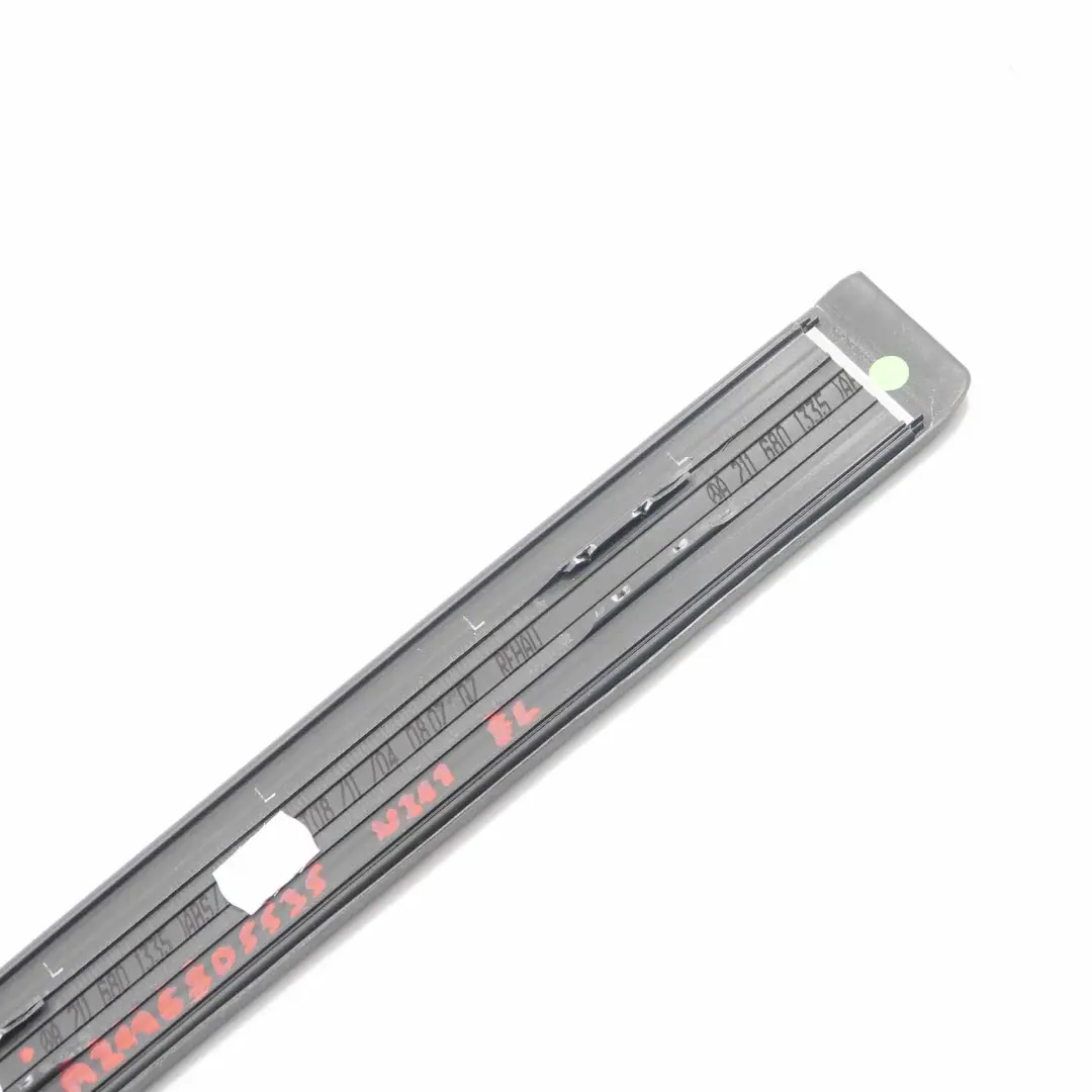 Mercedes W211 Coperchio d'ingresso anteriore sinistro porta Piastra A2116801335 - SKU A2116805535 - Numero di parte A2116805535