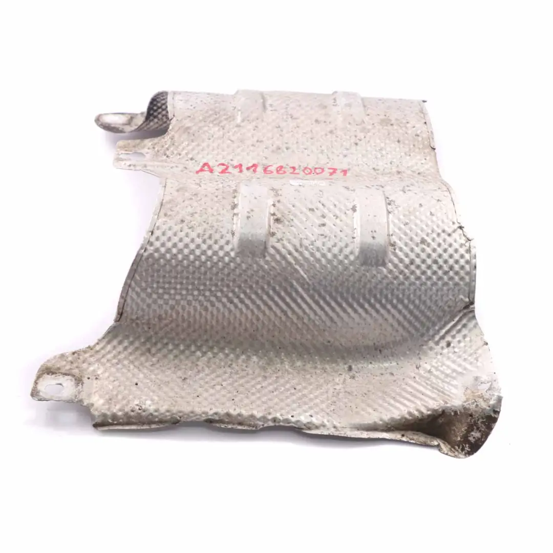 Bouclier thermique Mercedes W211 W219 OM642 Plaque échappement catalytique pour à propos du numéro de pièce A2116820071 Bouclier thermique Mercedes W211 W219 OM642 Plaque échappement catalytique - SKU A2116820071 - Numéro de pièce A2116820071