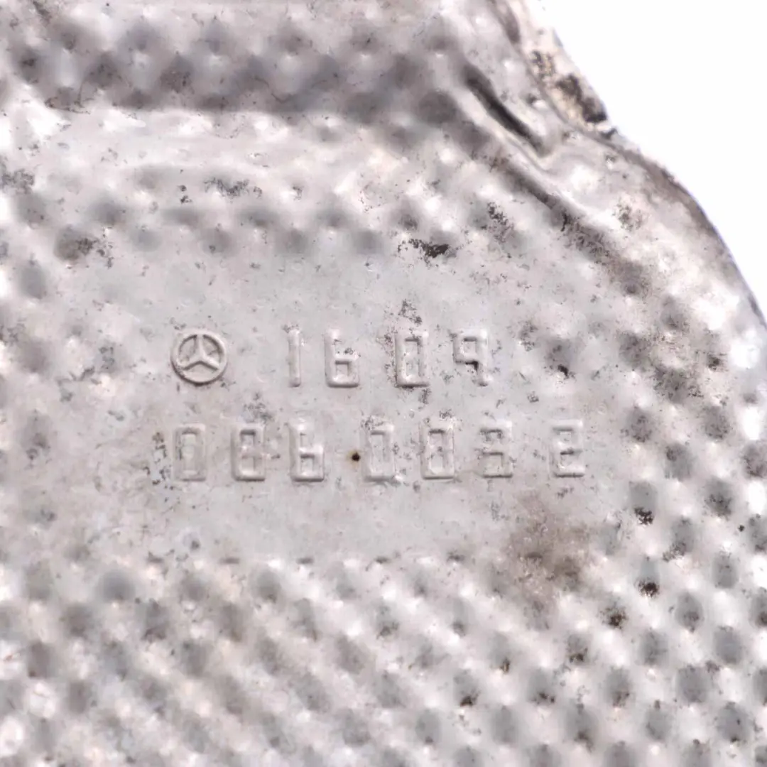 Bouclier thermique Mercedes W211 W219 OM642 Plaque recouvrement silencieux pour à propos du numéro de pièce A2116820571 Bouclier thermique Mercedes W211 W219 OM642 Plaque recouvrement silencieux - SKU A2116820571 - Numéro de pièce A2116820571