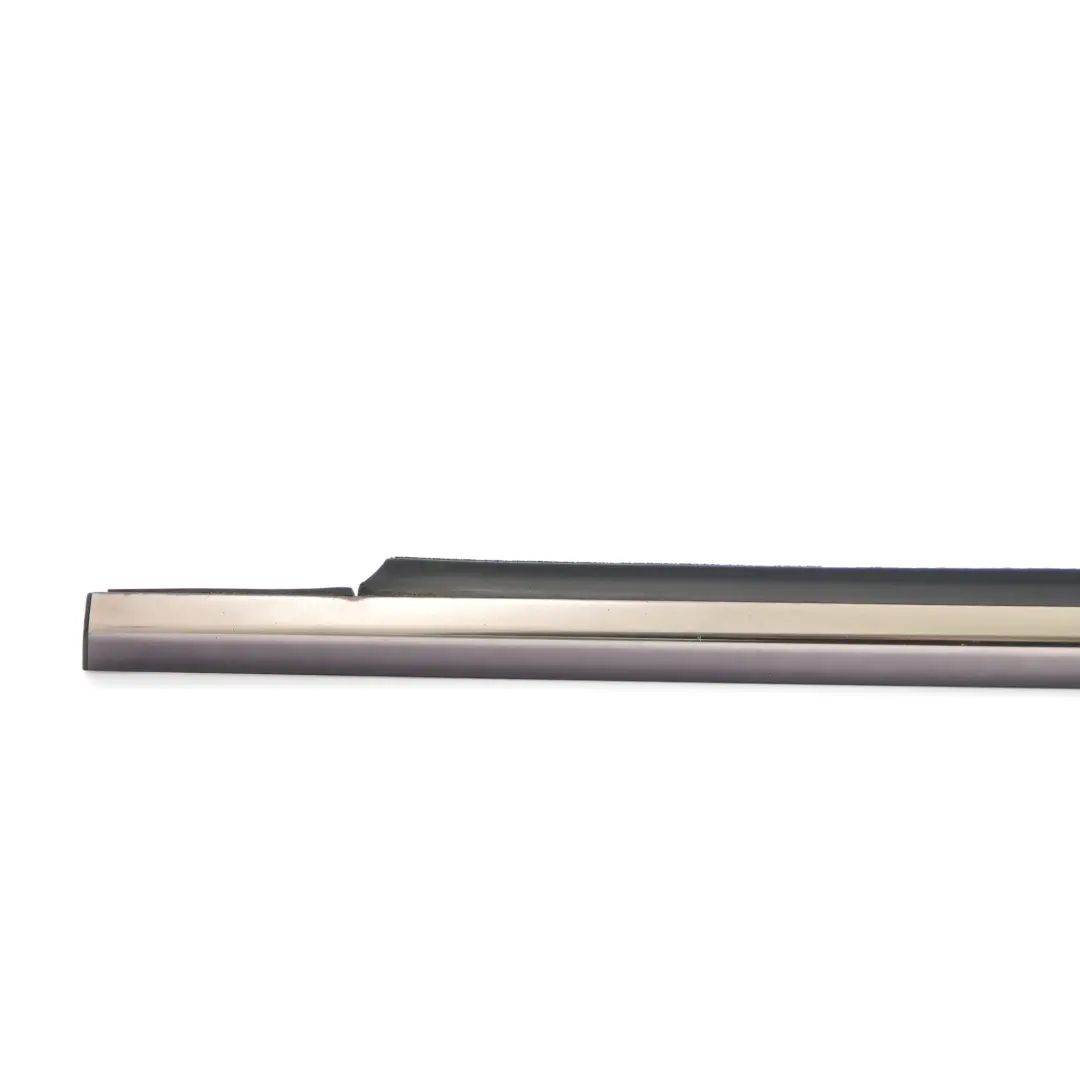 Mercedes W211 Saloon Bande d'étanchéité porte arrière gauche Window Strip Trim - SKU A2116900580 - Numéro de pièce A2116900580