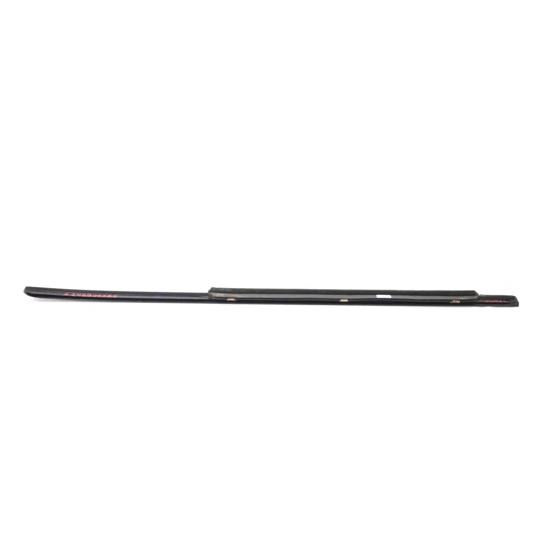 Mercedes W211 Saloon Bande d'étanchéité porte arrière gauche Window Strip Trim - SKU A2116900580 - Numéro de pièce A2116900580