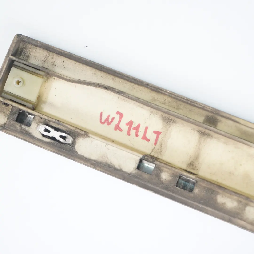 Baguette Porte Arrière Gauche Moulure Gris Silex 368 pour Mercedes W211 à propos du numéro de pièce A2116901362 Mercedes W211 Baguette Porte Arrière Gauche Moulure Gris Silex 368 - SKU A2116901362-FLG - Numéro de pièce A2116901362