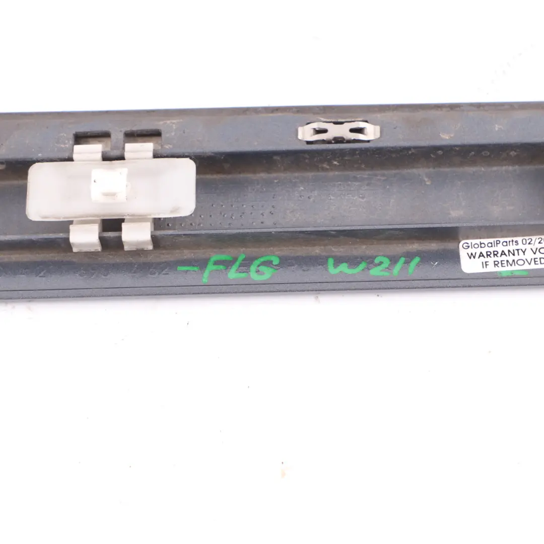 Listwa Osłona Drzwi Prawy Tył Szara do Mercedes W211 o numerze A2116901462 Mercedes W211 Listwa Osłona Drzwi Prawy Tył Szara - SKU A2116901462-FLG - Numer Części A2116901462