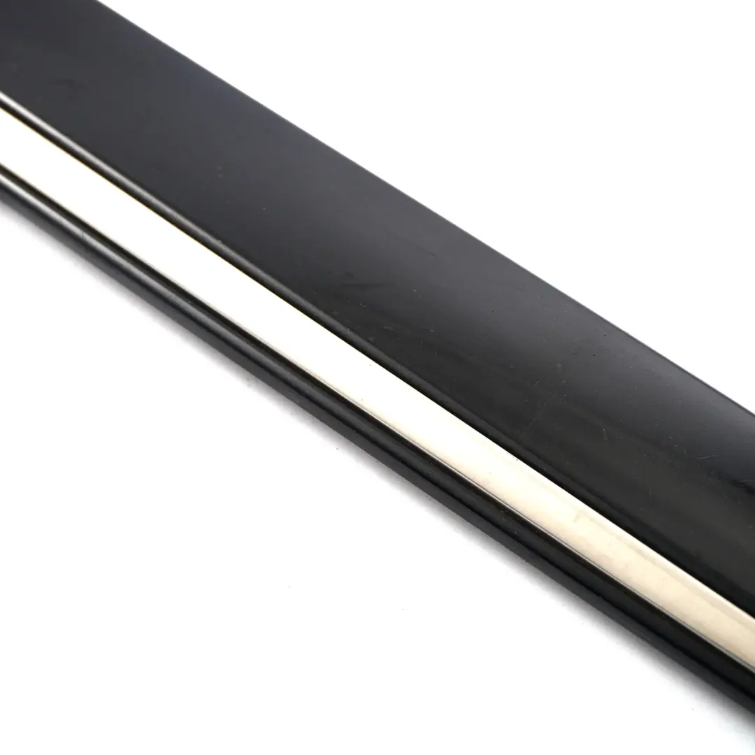 Mercedes W211 Banda de puerta trasera derecha embellecedora Obsidian Negro 197 - SKU A2116901462-OB - Número de pieza A2116901462