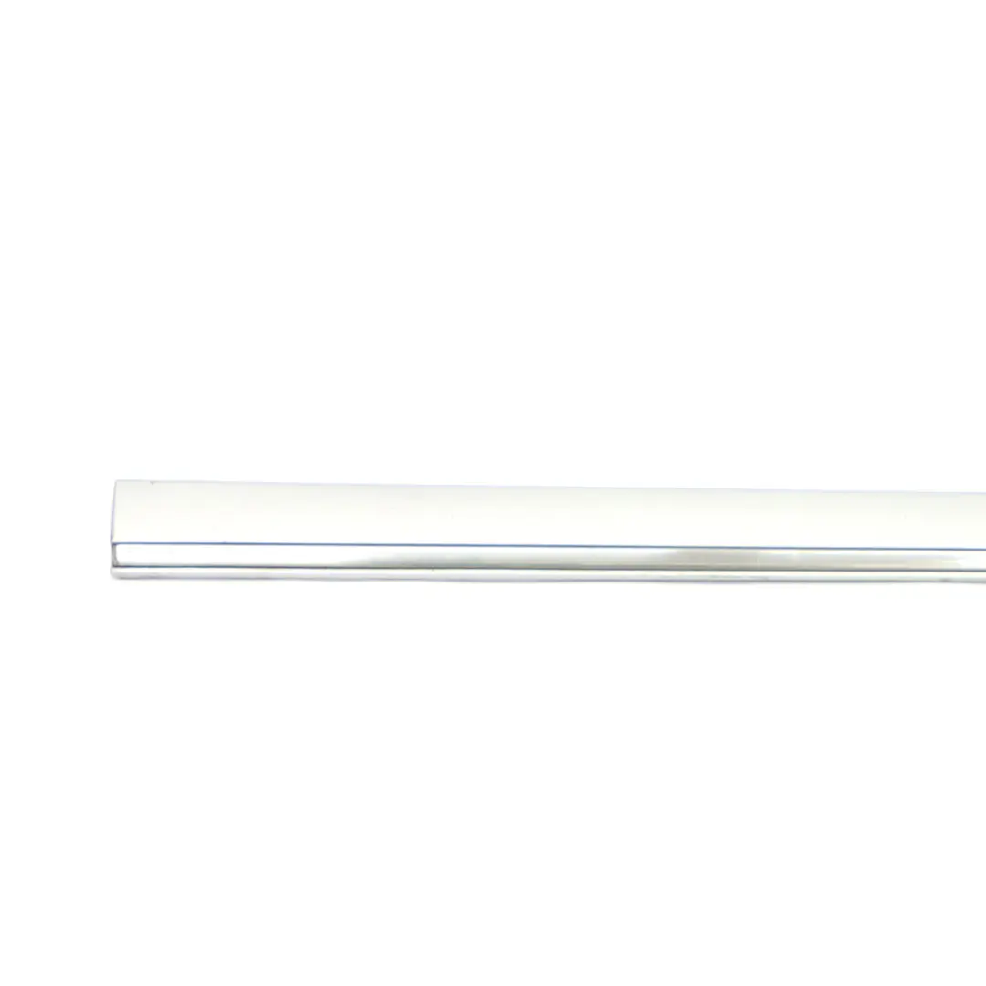 Mercedes W211 Moldura de Puerta Delantera Izquierda Tapa Plata Brillante 744 - SKU A2116901962-BRS - Número de pieza A2116901962