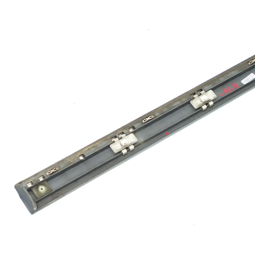 Türverkleidung vorne links Zierleiste Abdeckung Perlite Grau - 747 für Mercedes W211 mit Teilenummer A2116901962 Mercedes W211 Türverkleidung vorne links Zierleiste Abdeckung Perlite Grau - 747 - SKU A2116901962-PGR - Teilenummer A2116901962