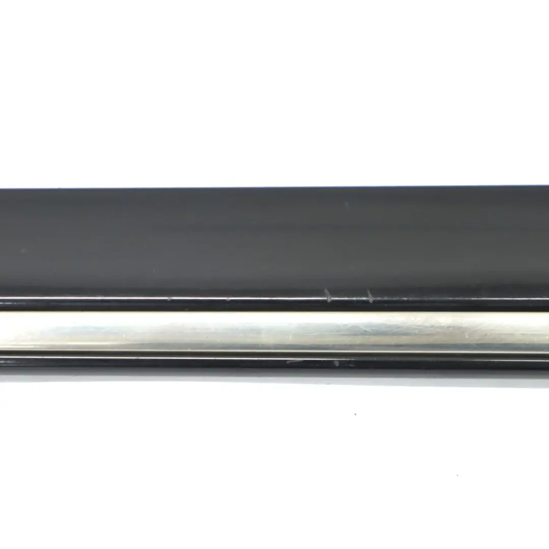 Mercedes W211 Moulure de porte avant droite Bande d'habillage Obsidian Black - SKU A2116902062-OB - Numéro de pièce A2116902062
