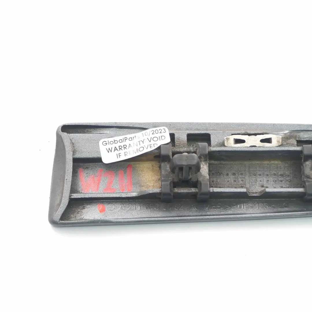 Mercedes W211 Moulure de panneau d'aile Bande avant gauche Flint Grey - 368 - SKU A2116902762-FLG - Numéro de pièce A2116902762