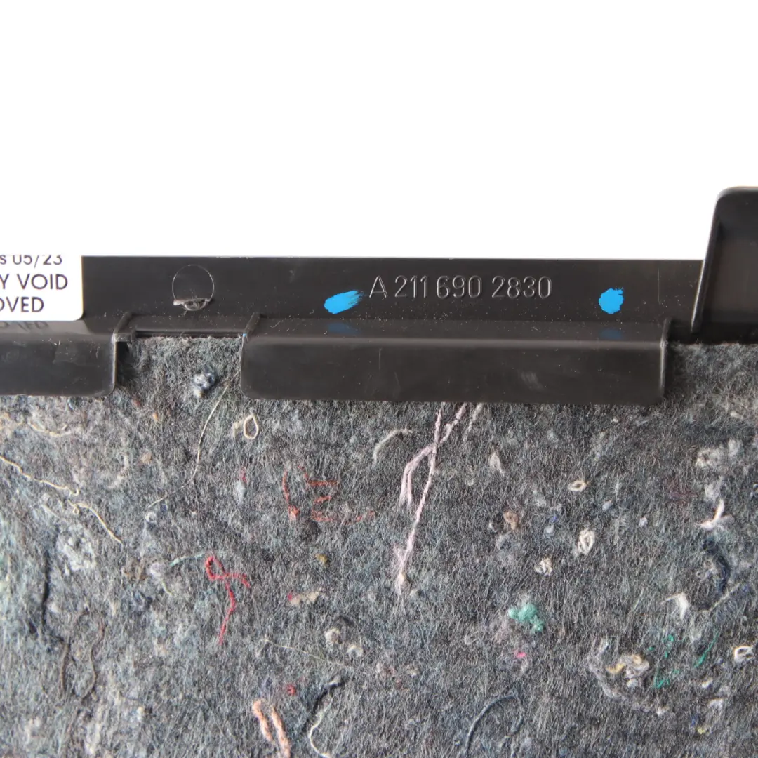 Mercedes W211 CLS W219 Garniture Coffre Panneau Couvercle - SKU A2116902830 - Numéro de pièce A2116902830