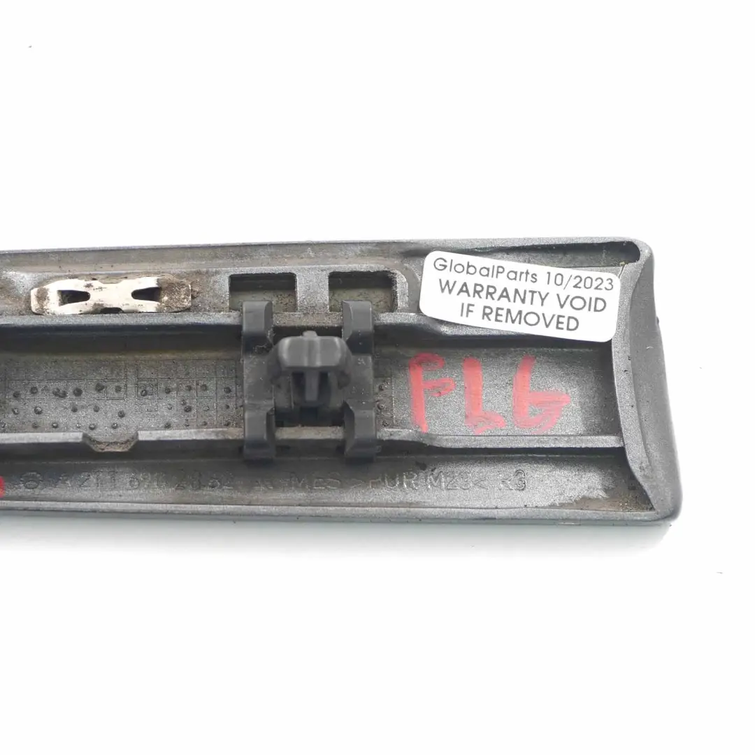 Moulure d'aile avant droite Bande droite Flint Grey - 368 pour Mercedes W211 à propos du numéro de pièce A2116902862 Mercedes W211 Moulure d'aile avant droite Bande droite Flint Grey - 368 - SKU A2116902862-FLG - Numéro de pièce A2116902862