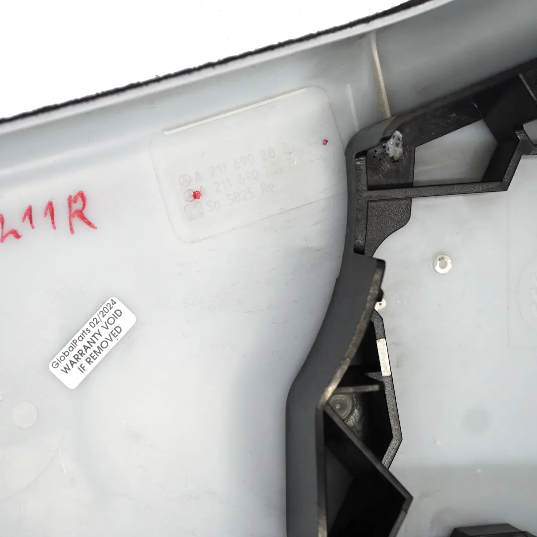 Mercedes W211 Columna B Pilar Embellecedor Panel Derecho Tapa Negro - SKU A2116903254 - Número de pieza A2116903254
