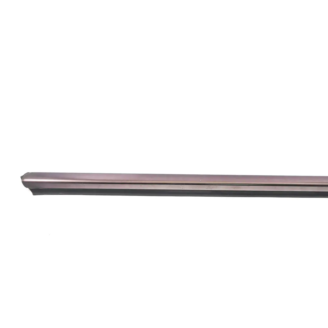 Mercedes W211 Window Strip Front Door Right Weatherstrip Trim - SKU A2117200124-1 - Número de pieza A2117200124