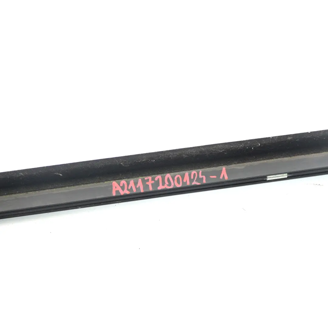 Mercedes W211 Striscia finestra porta anteriore destra Weatherstrip - SKU A2117200124-1 - Numero di parte A2117200124