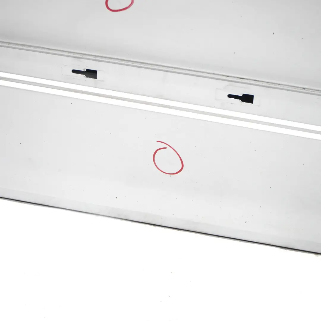 Tür vorne links E-Klasse Brillantsilber Metallic - 744 für Mercedes W211 mit Teilenummer A2117201305 Mercedes W211 Tür vorne links E-Klasse Brillantsilber Metallic - 744 - SKU A2117201305-BRS1 - Teilenummer A2117201305