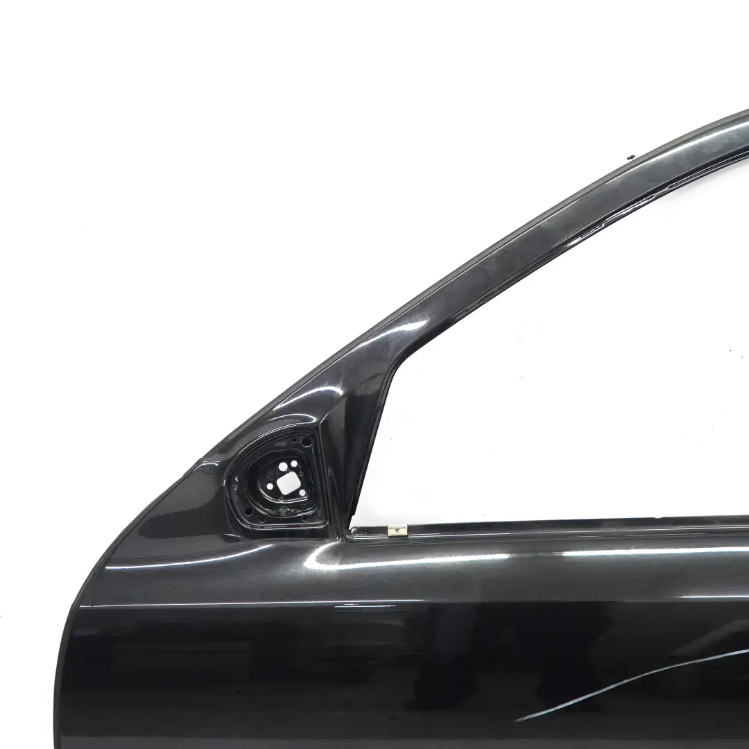 Porta anteriore sinistra Nero Ossidiana Metallic - 197 per Mercedes W211 con numero di parte A2117201305 Mercedes W211 Porta anteriore sinistra Nero Ossidiana Metallic - 197 - SKU A2117201305-OB - Numero di parte A2117201305