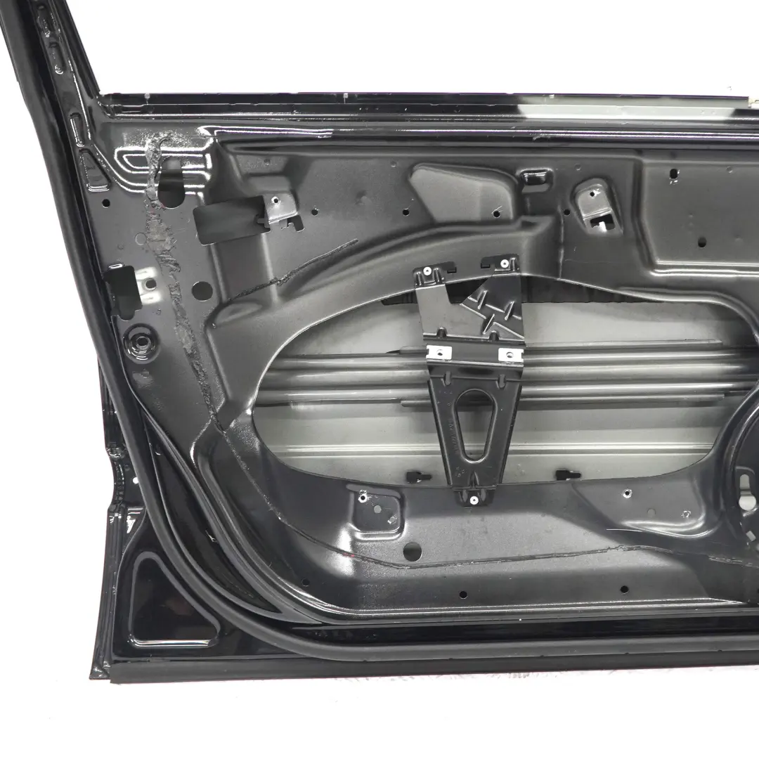 Puerta Delantera Izquierda Negro Obsidiana Metallic - 197 para Mercedes W211 con número de pieza A2117201305 Mercedes W211 Puerta Delantera Izquierda Negro Obsidiana Metallic - 197 - SKU A2117201305-OB - Número de pieza A2117201305