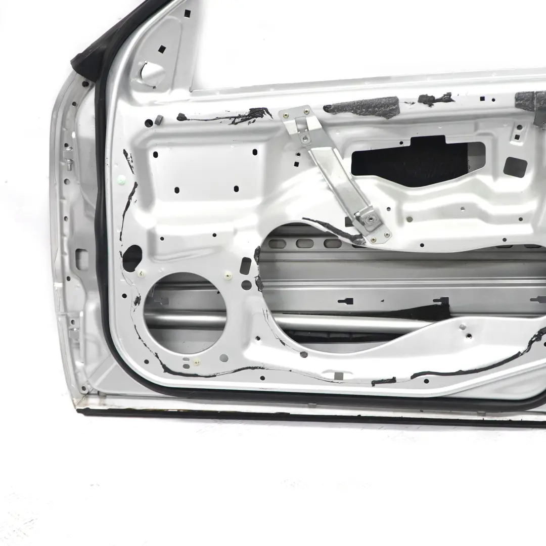 Mercedes-Benz W211 Porte avant Droite Brilliantsilber Argent Metallic - 744 pour à propos du numéro de pièce A2117201405 Mercedes-Benz W211 Porte avant Droite Brilliantsilber Argent Metallic - 744 - SKU A2117201405-BRS - Numéro de pièce A2117201405