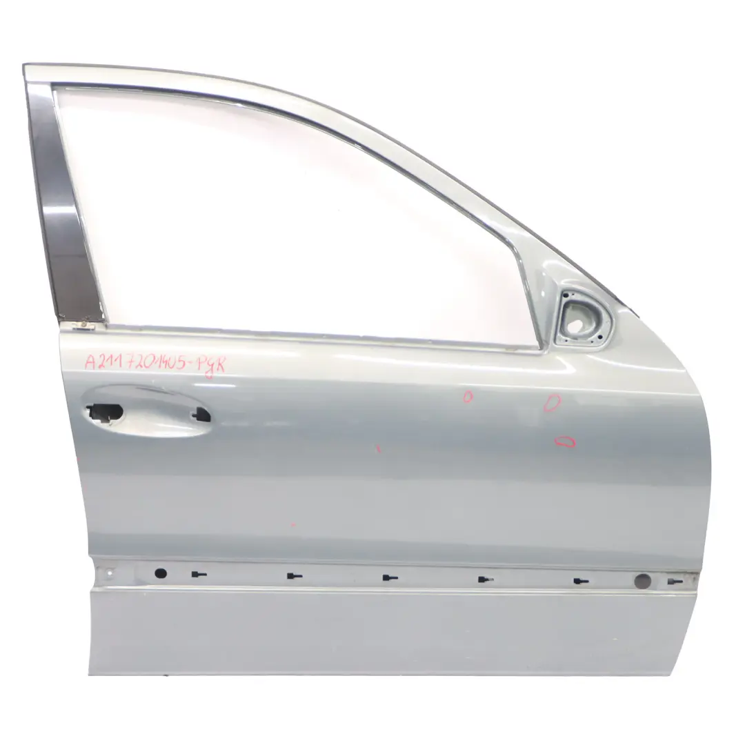 Puerta Delantera Derecha Clase E Gris Perlita Metalizado - 747 para Mercedes W211 con número de pieza A2117201405 Mercedes W211 Puerta Delantera Derecha Clase E Gris Perlita Metalizado - 747 - SKU A2117201405-PGR - Número de pieza A2117201405