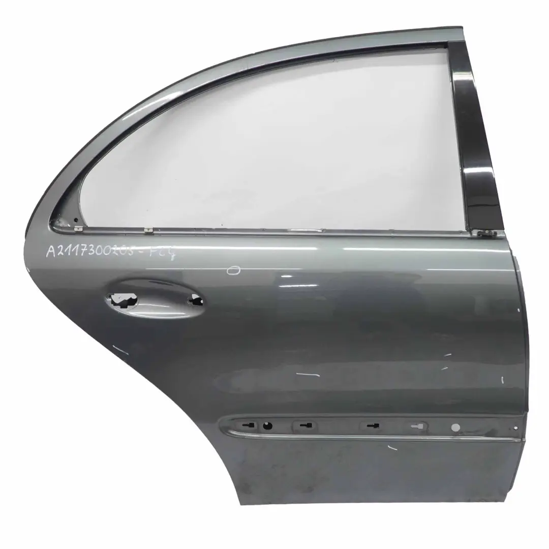 Puerta Trasera Derecha Flint Grey Metallic - 368 para Mercedes W211 con número de pieza A2117300205 Mercedes W211 Puerta Trasera Derecha Flint Grey Metallic - 368 - SKU A2117300205-FLG - Número de pieza A2117300205