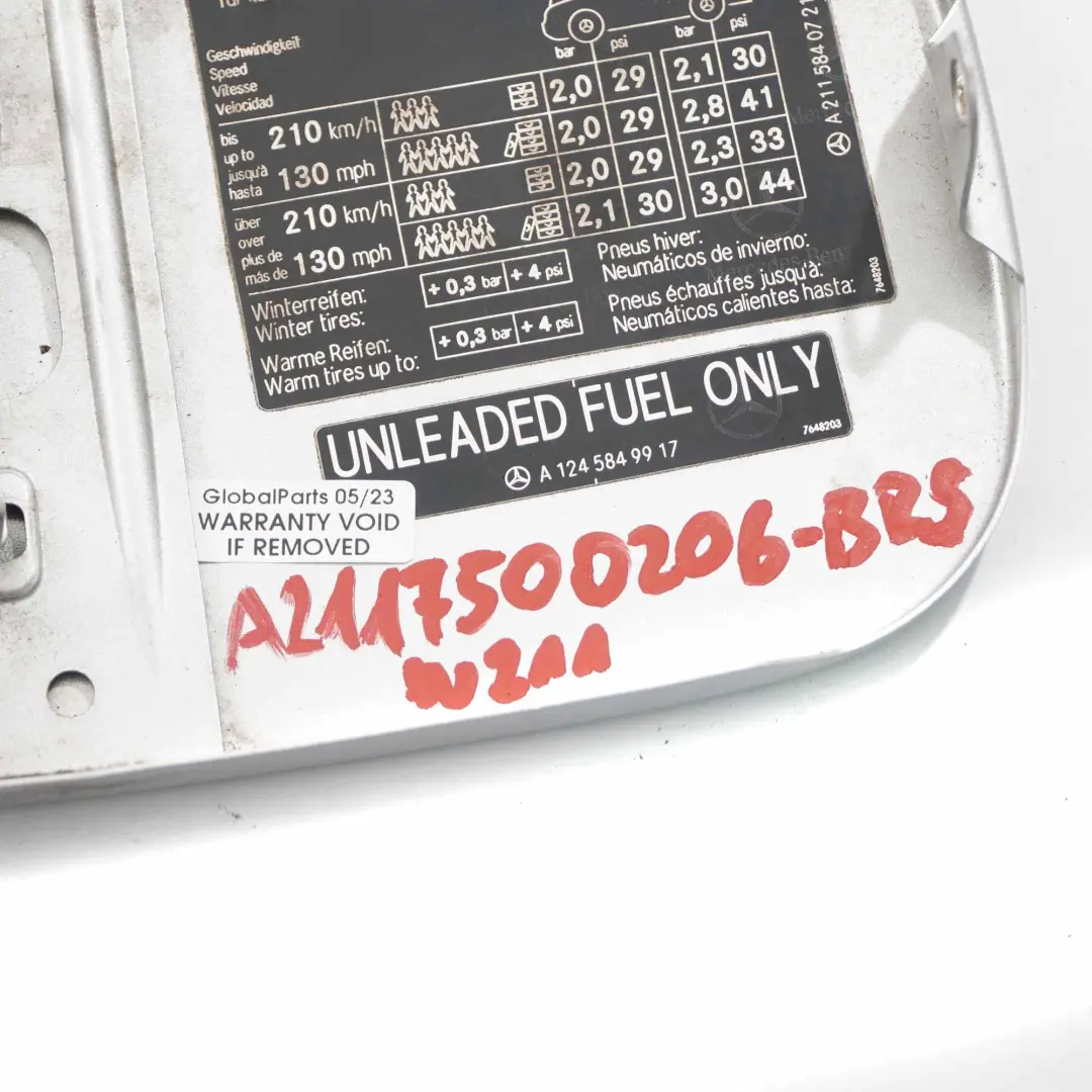 Tapa del deposito De combustible Brilliant Silver - 744 para Mercedes W211 con número de pieza A2117500206 Mercedes W211 Tapa del deposito De combustible Brilliant Silver - 744 - SKU A2117500206-BRS - Número de pieza A2117500206