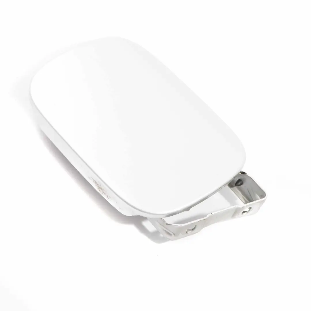 Tapa del deposito De combustible Brilliant Silver - 744 para Mercedes W211 con número de pieza A2117500206 Mercedes W211 Tapa del deposito De combustible Brilliant Silver - 744 - SKU A2117500206-BRS - Número de pieza A2117500206