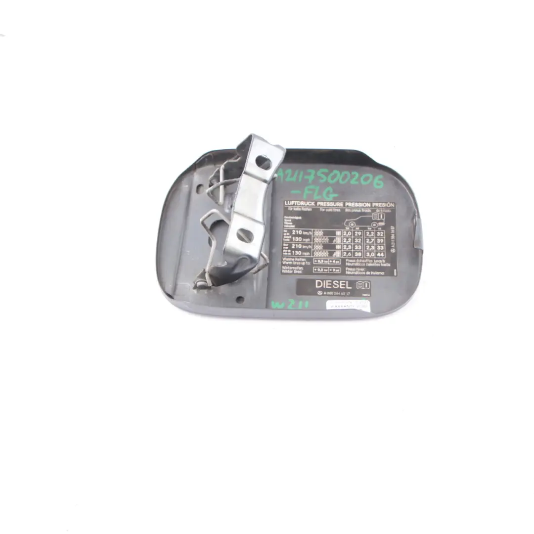 bouchon de remplissage de carburant gris silex - 368 pour Mercedes W211 à propos du numéro de pièce A2117500206 Mercedes W211 bouchon de remplissage de carburant gris silex - 368 - SKU A2117500206-FLG - Numéro de pièce A2117500206