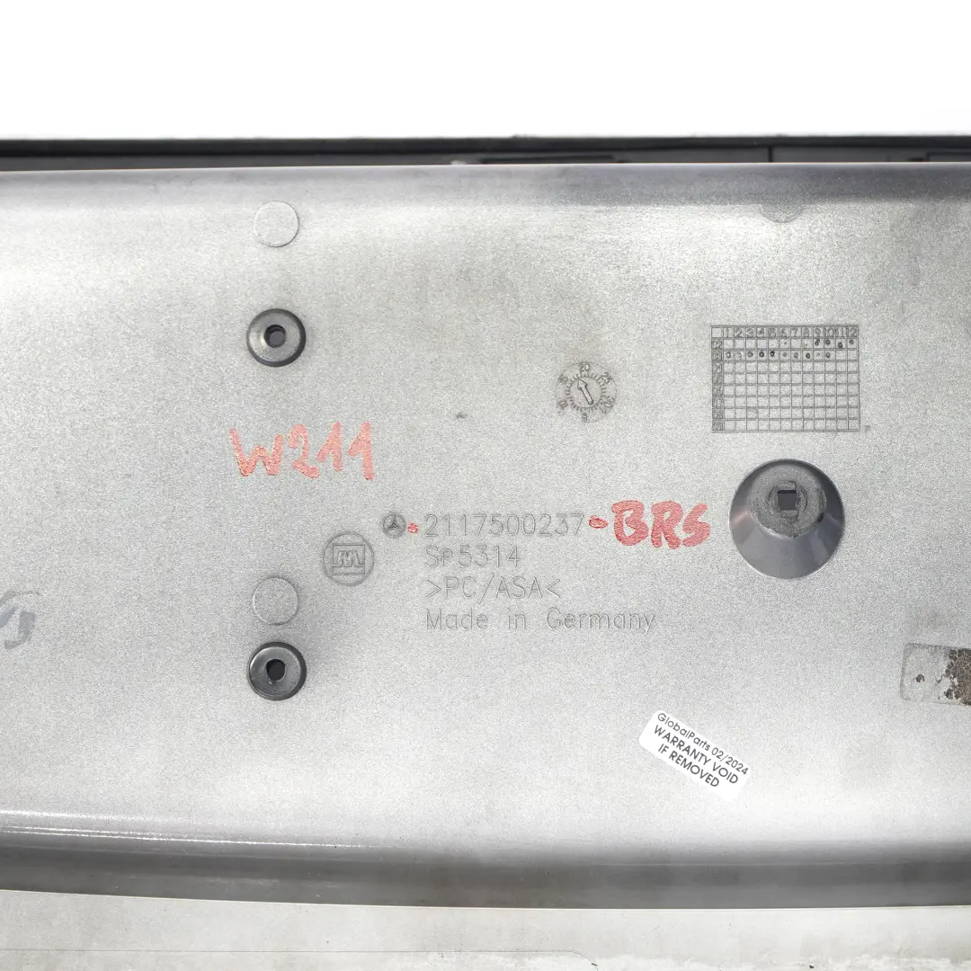 Kofferraum Nummernschild Blende Brillant Silber für Mercedes W211 mit Teilenummer A2117500237 Mercedes W211 Kofferraum Nummernschild Blende Brillant Silber - SKU A2117500237-BRS - Teilenummer A2117500237
