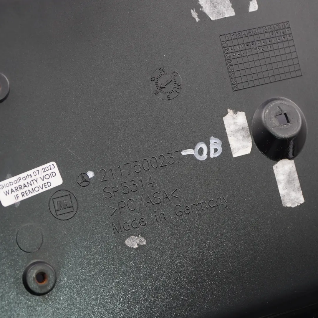 Mercedes W211 Kofferraum Nummern schild verkleidung Obsidian Schwarz - SKU A2117500237-OB - Teilenummer A2117500237