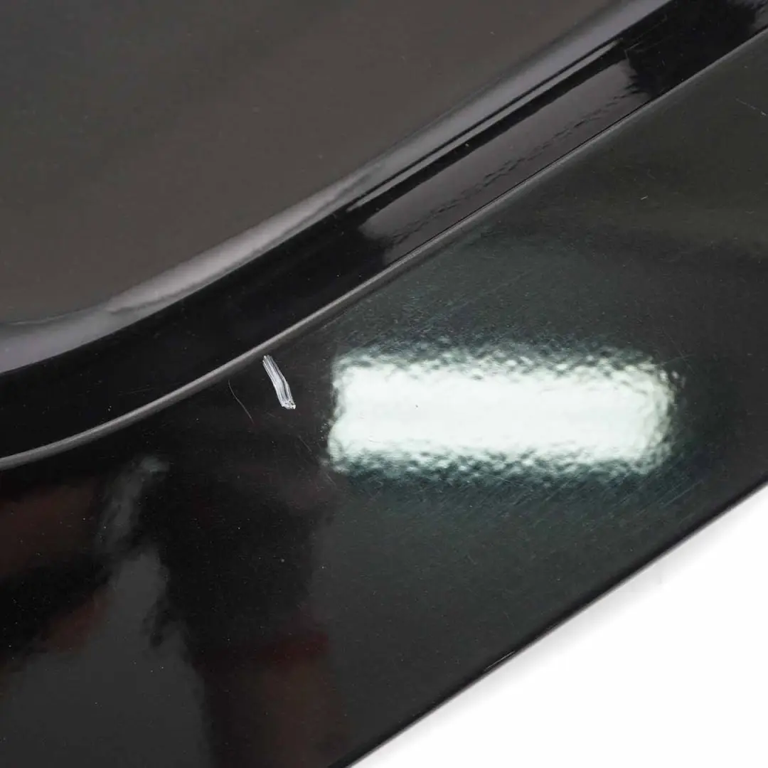 Plaque d'immatriculation du coffre Noir Obsidien 197 pour Mercedes W211 à propos du numéro de pièce A2117500237 Mercedes W211 Plaque d'immatriculation du coffre Noir Obsidien 197 - SKU A2117500237-OB - Numéro de pièce A2117500237