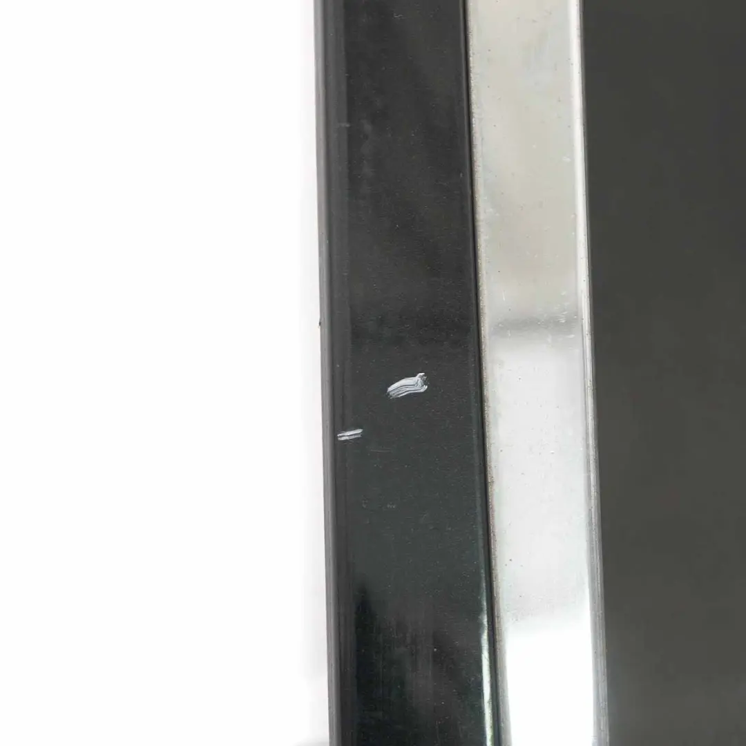 Mercedes W211 Plaque d'immatriculation du coffre Noir Obsidien 197 - SKU A2117500237-OB - Numéro de pièce A2117500237