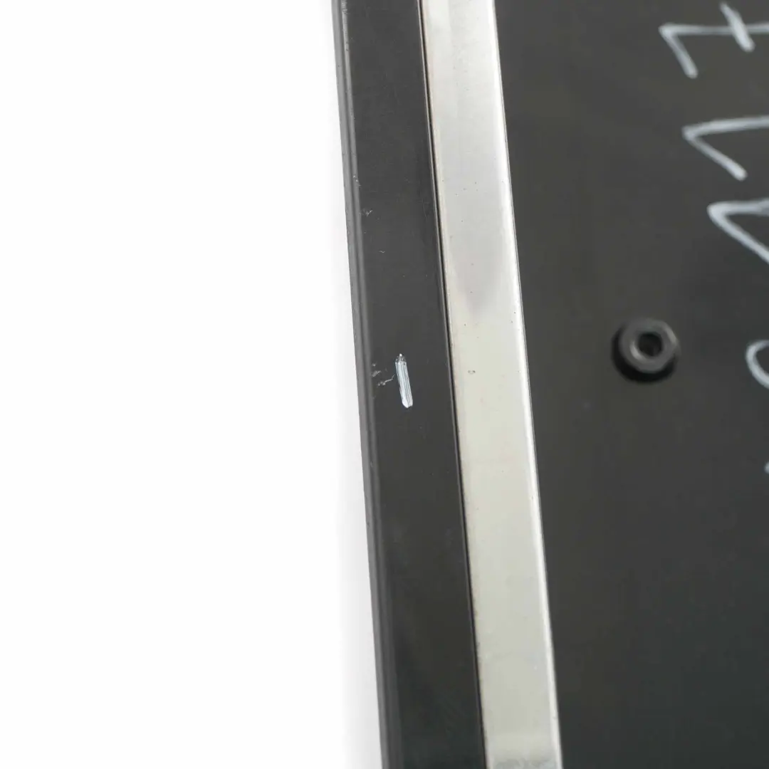 Kofferraum Nummern schild verkleidung Obsidian Schwarz für Mercedes W211 mit Teilenummer A2117500237 Mercedes W211 Kofferraum Nummern schild verkleidung Obsidian Schwarz - SKU A2117500237-OB - Teilenummer A2117500237