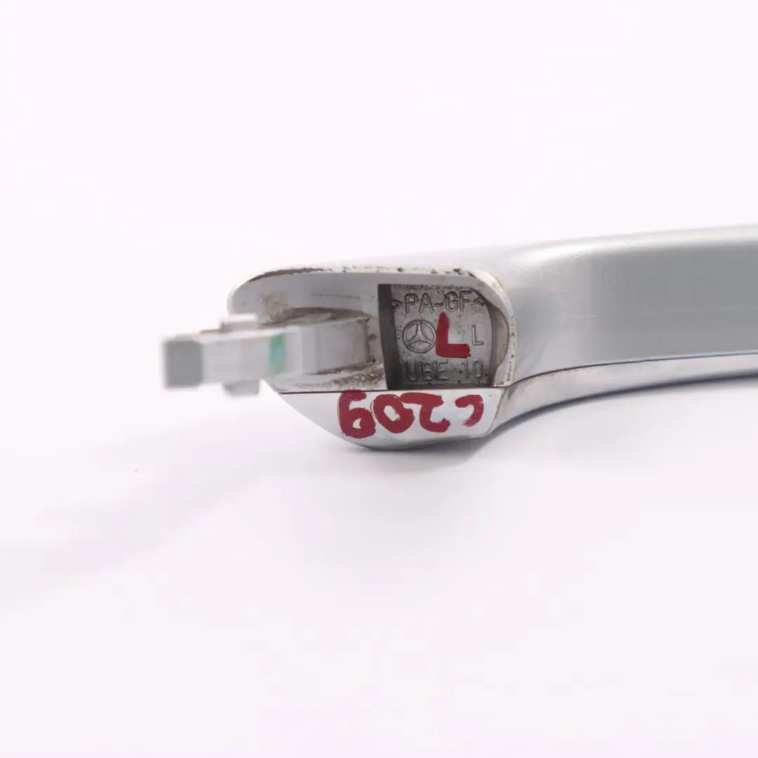  Tirador Puerta Mercedes W203 W209 W211 Trasero Izquierdo Tapa Iridium Silver 775 - SKU A2117600770-IRS - Número de pieza A2117600770